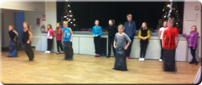 20130105 Ungdomslager Sackhoppning